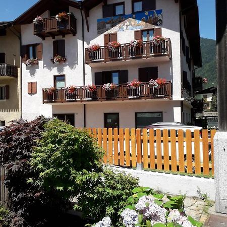 Casa Salvaterra Affittacamere Пинцоло Экстерьер фото